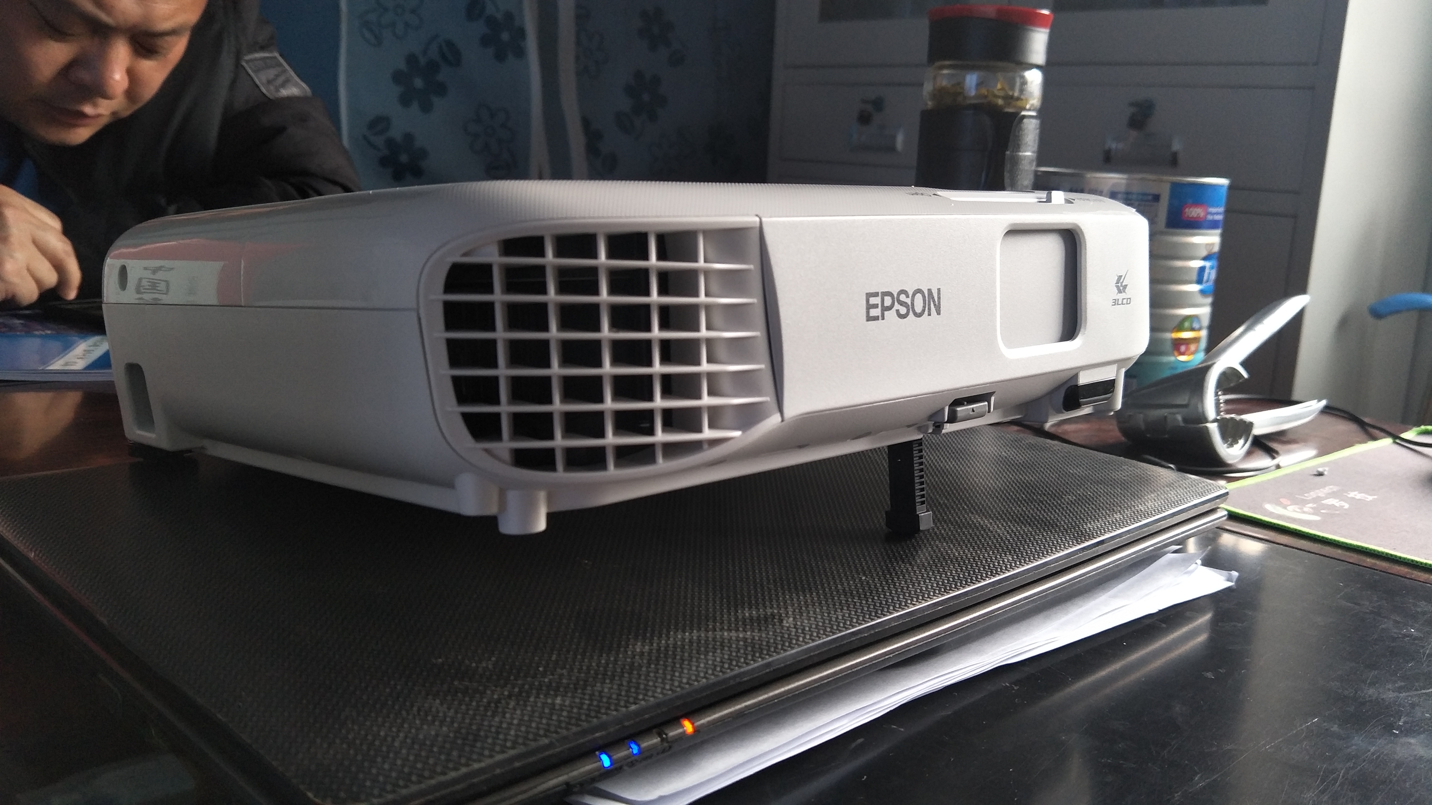 爱普生(epson)cb-s05商务办公投影机 教学会议投影 家用高清投影仪