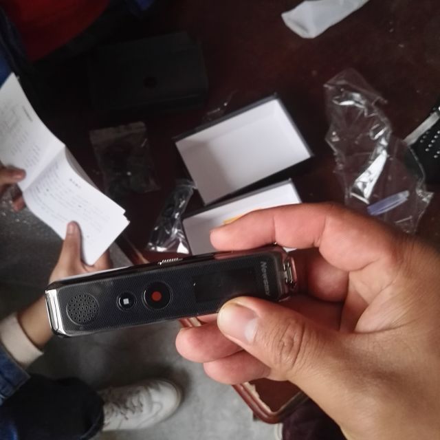 > 纽曼(newsmy)rv90 专业级别芯片数字录音笔 8g 锖色商品评价 > 发货