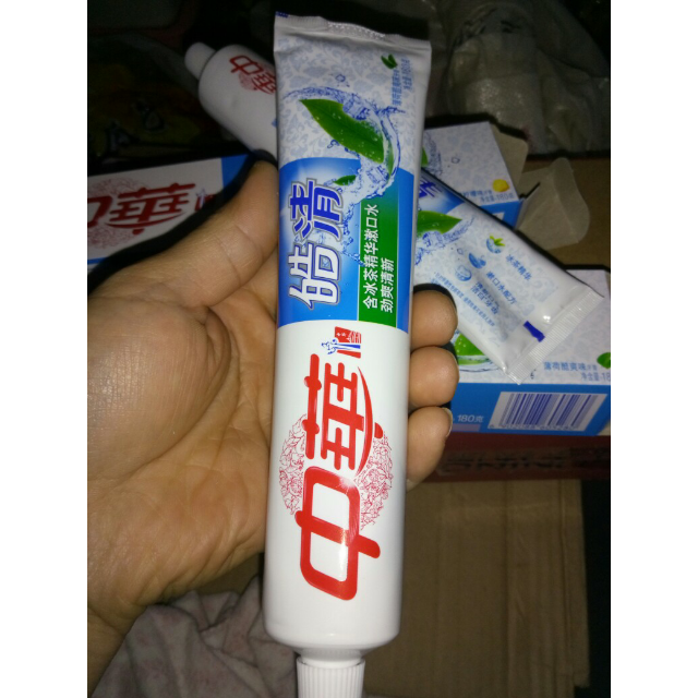 > 中华皓清薄荷酷爽味牙膏180g【联合利华】商品评价 > 比超市贵一点