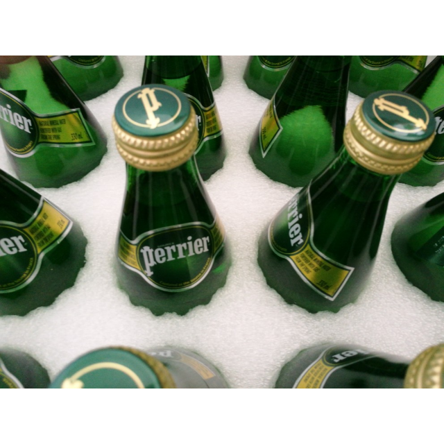 > 法国进口 巴黎水perrier气泡矿泉水(原味) 玻璃瓶装 330ml*24瓶/箱