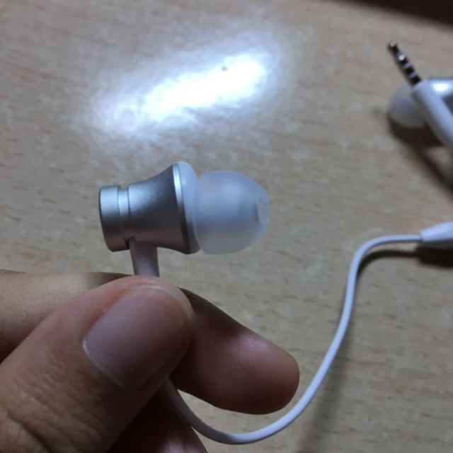 小米(mi)活塞耳机 清新版 入耳式 线控 带麦 银色商品评价 不错的
