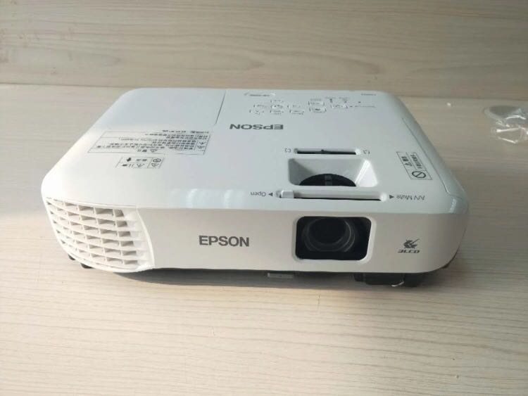 爱普生(epson)cb-x05e商务办公投影机 教学会议投影 家用高清投影仪