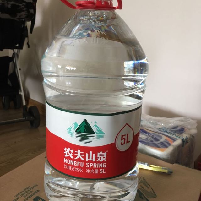 农夫山泉天然饮用水5l4整箱装
