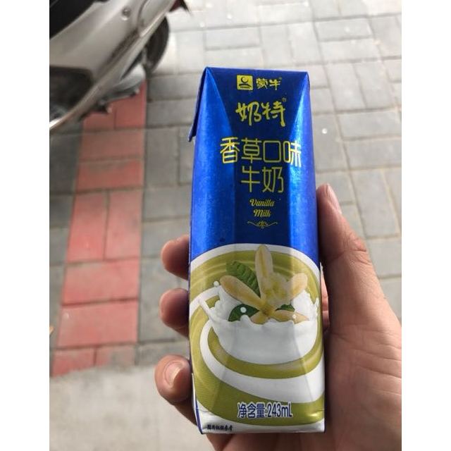 蒙牛奶特香草口味牛奶243ml12盒