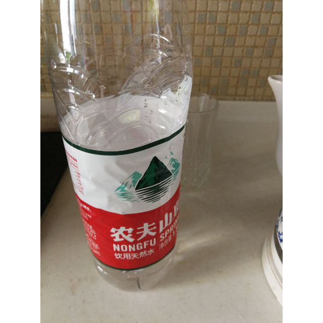 农夫山泉天然水1.5l*12箱装 家庭用水 饮用水高清大图|实物图