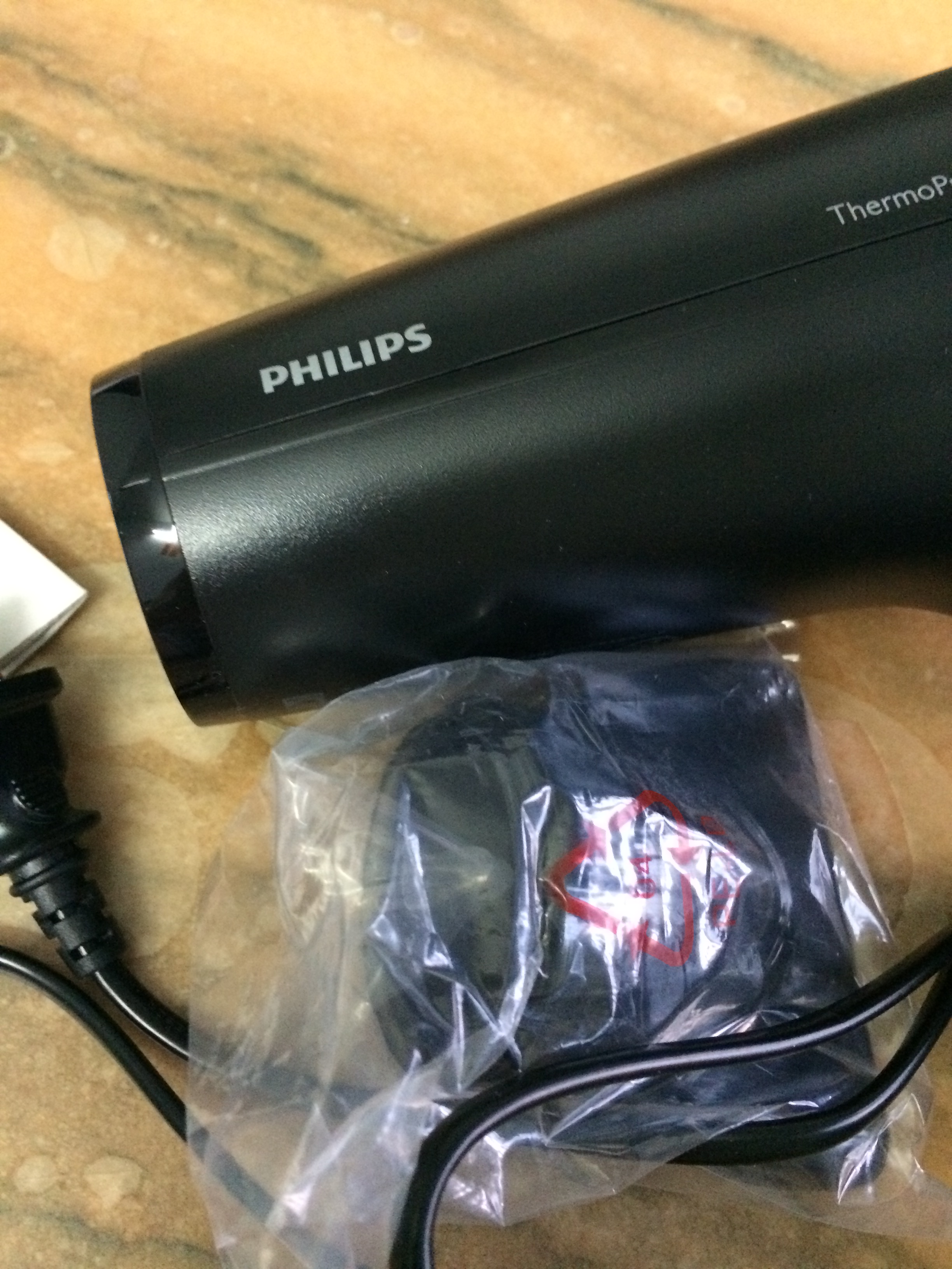 philips飞利浦电吹风机hp8230