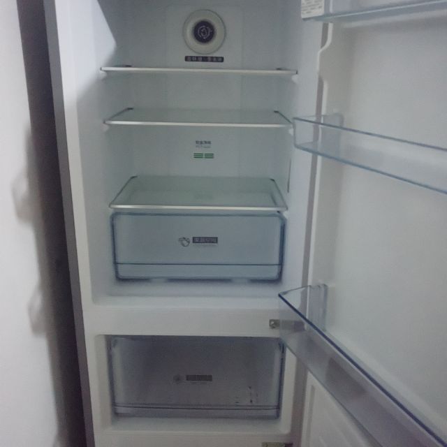 美的(midea)bcd-215wtm(e) 三门冰箱 215升风冷无霜 家用大容量电冰箱