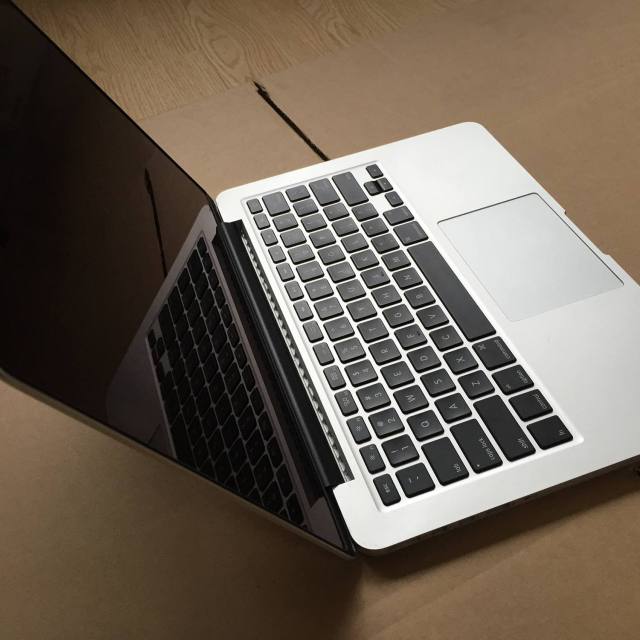 apple macbook pro 13.