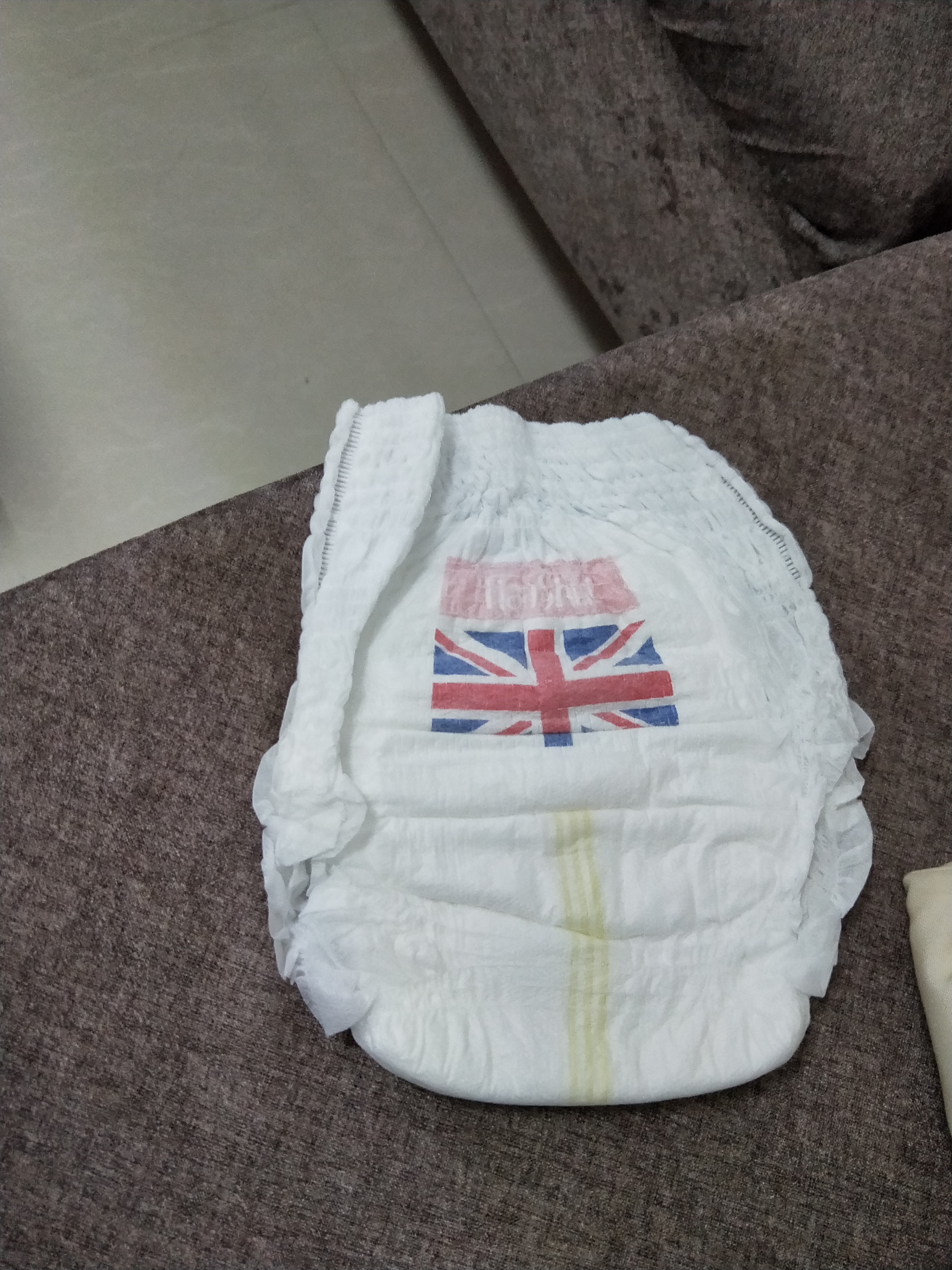 香港恬睡婴儿成长学步拉拉裤l码28片(8-13kg以上)男女宝宝尿不湿超薄