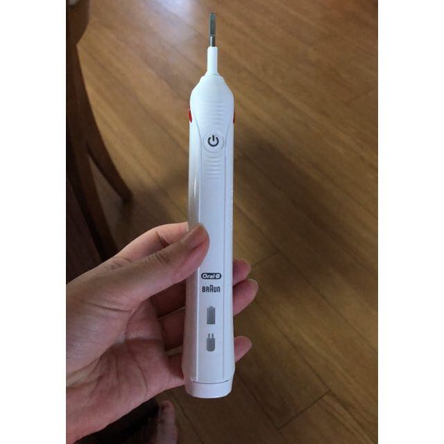 博朗欧乐b(oral-b) 电动牙刷 d20.523.2x p2000 3d 白