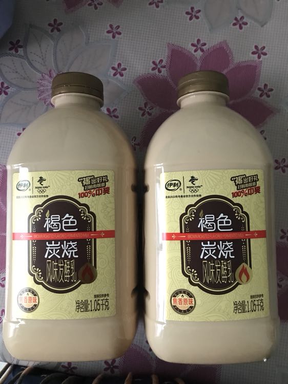 伊利 酸奶 褐色炭烧酸奶 1.