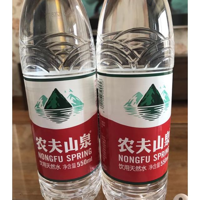 农夫山泉天然水550ml24箱装饮用水