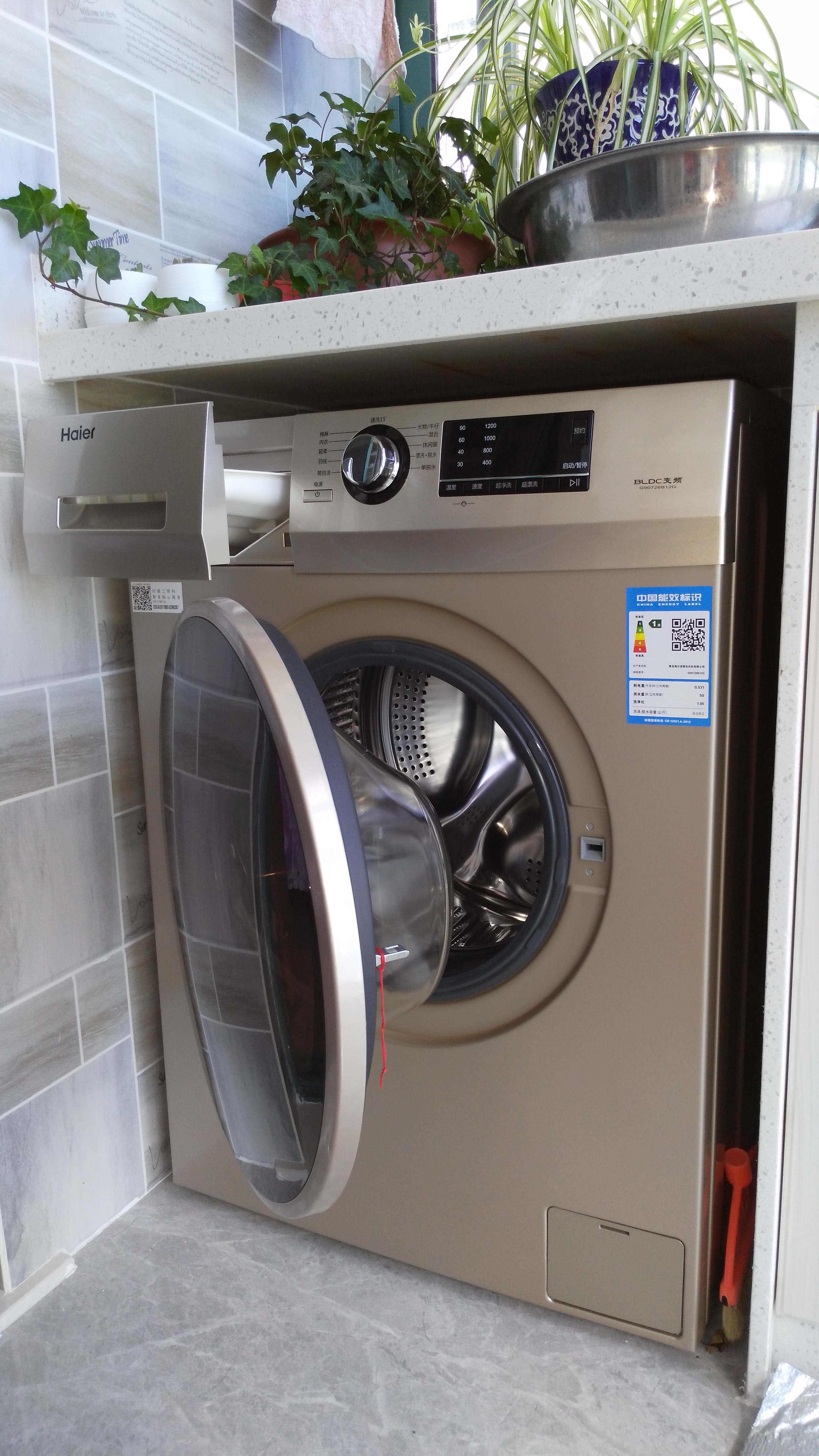 上排水洗衣机可以下排水吗_海尔洗衣机上排水图片_海尔上排水洗衣机安装
