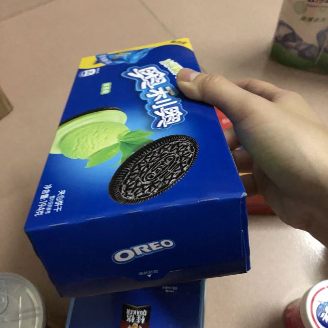 > 奥利奥(oreo) 夹心饼干 零食 冰淇淋抹茶味194g商品评价 > 抹茶味