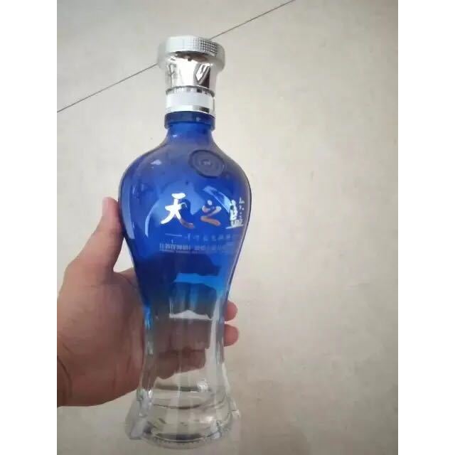 > 洋河天之蓝46度480ml*2瓶礼盒装商品评价 > 礼盒装更大气,东西很.