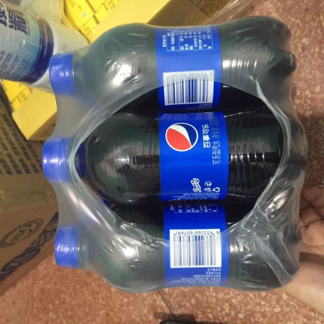 > 百事可乐 可乐型汽水330ml*12瓶塑包 碳酸饮料商品评价 > 很好,快递