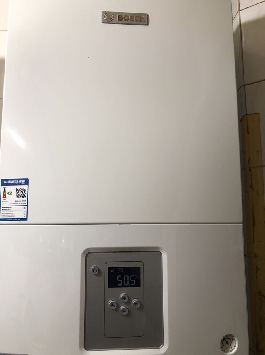 博世(bosch) 24kw 进口壁挂炉 新欧洲之星 采暖热水器两用(天然气)