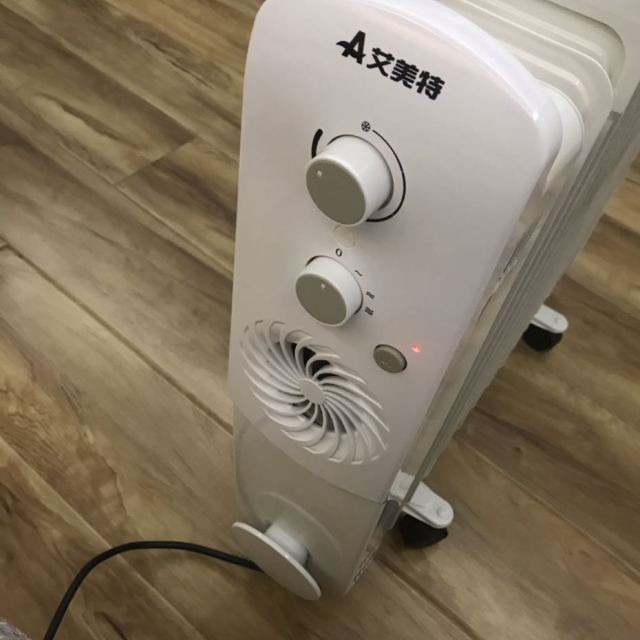 (airmate)艾美特取暖器油汀家用电暖器15片油汀暖气节能省电hu1526-w