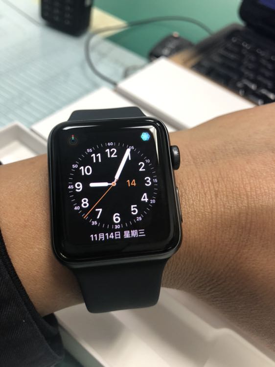 2、如果我最近想买一块手表，我应该选择哪一个，苹果表还是机械表？ 