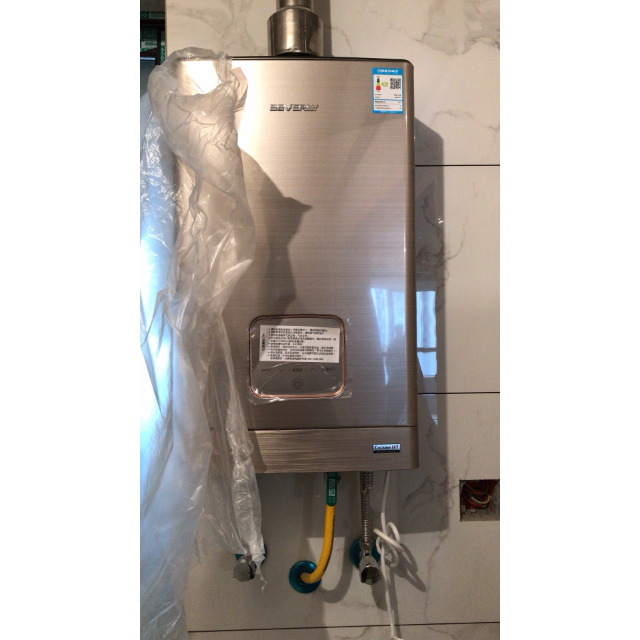 美的midea比佛利燃气热水器家用13l燃气热水器jsq25w1天然气高层抗风