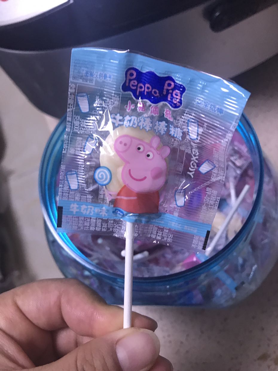 小猪佩奇peppapig牛奶棒棒糖520g 桶装 儿童零食晒单图