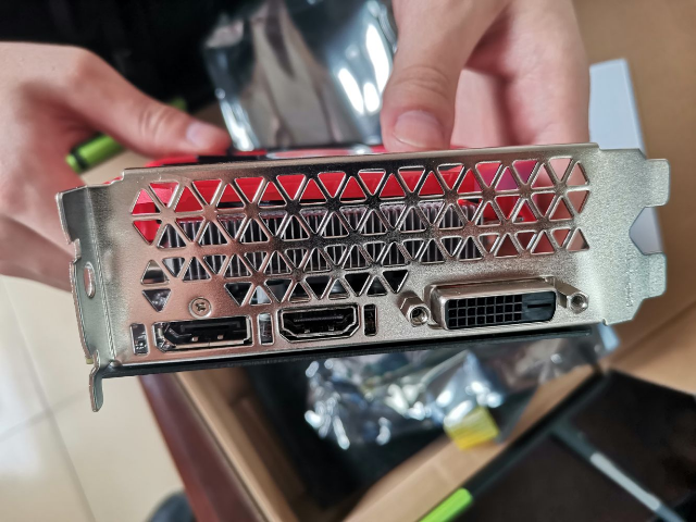 七彩虹(colorful)战斧 geforce gtx 1660 6g gddr5 电竞游戏显卡晒单