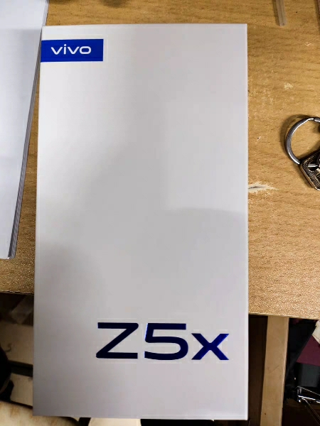 vivoz5x手机参数,vivox50手机参数 vivo z5x 极夜黑 6 128g 极点屏手机 5000mah大电池 三摄拍照手机全