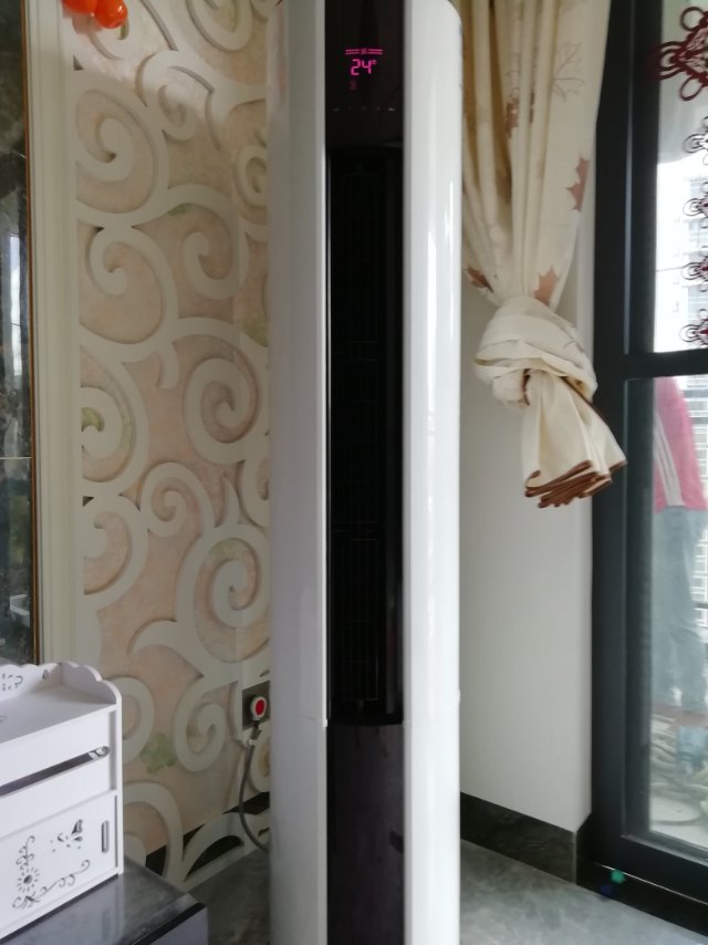 30平方米的客厅使用了多少空调？ 2台空调够吗？