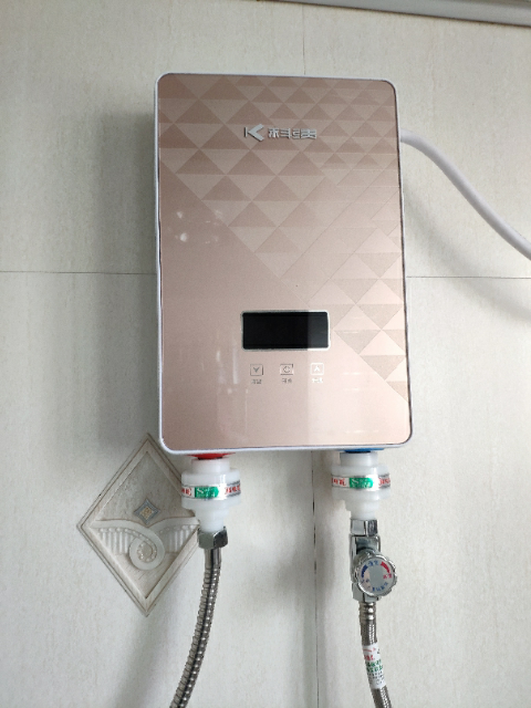 速热电热水器 厨房宝电热水器 即热式 淋浴器 智能家用热水器洗澡机