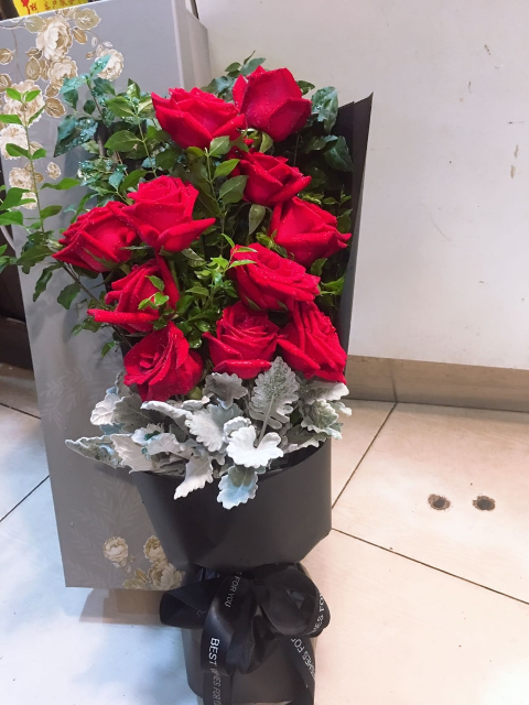 11朵红玫瑰鲜花礼盒