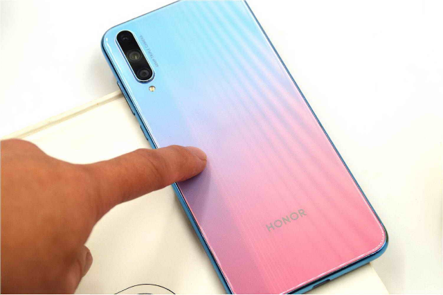 华为/荣耀(honor)20青春版 6gb 64gb 冰岛幻境 全网通移动联通电信4g