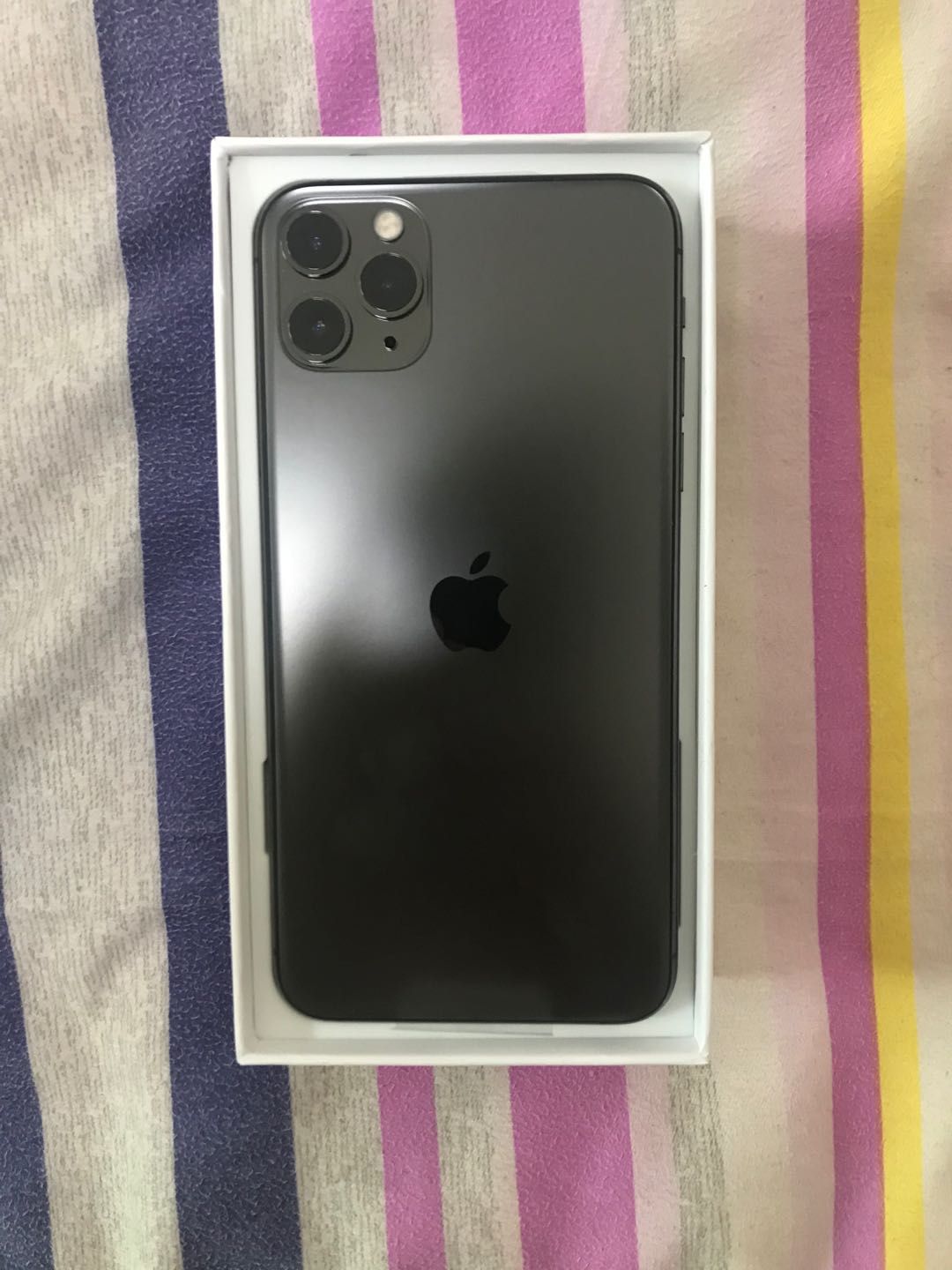 苹果 iphone11pro max 64gb 深空灰 美版有锁 裸机 电信4g 智能手机