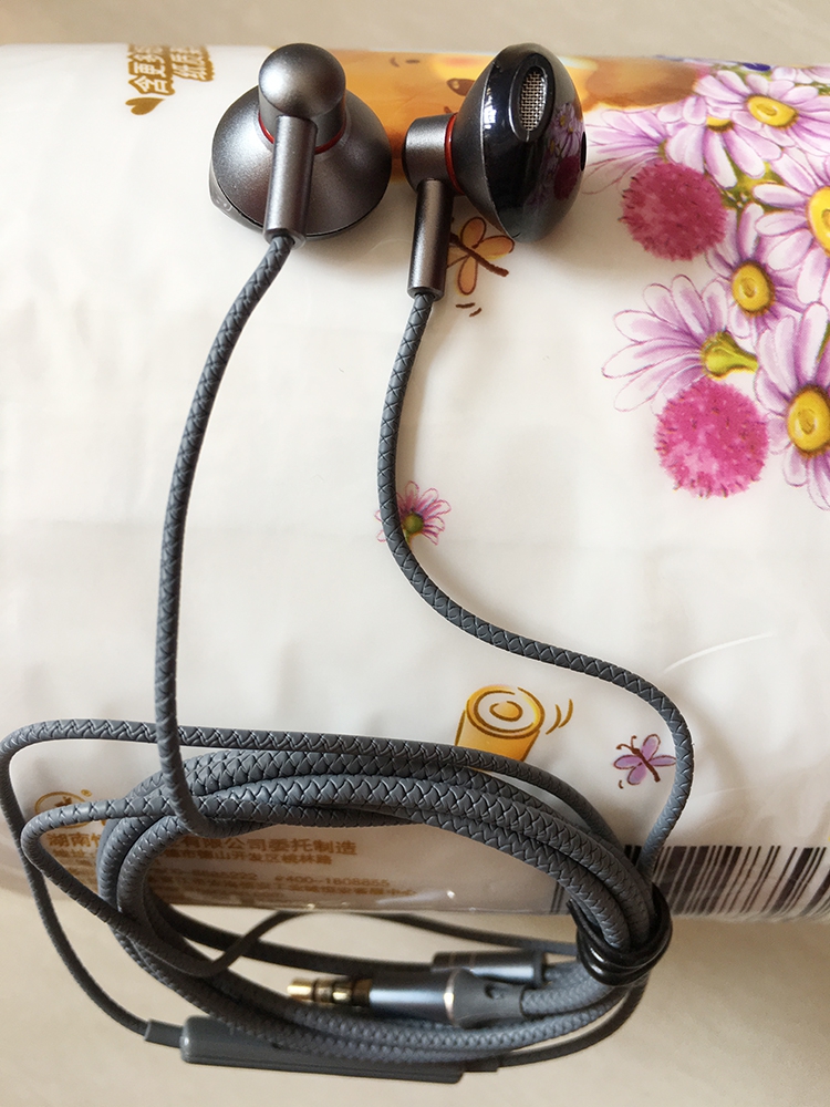 耳机耳塞式有线电脑