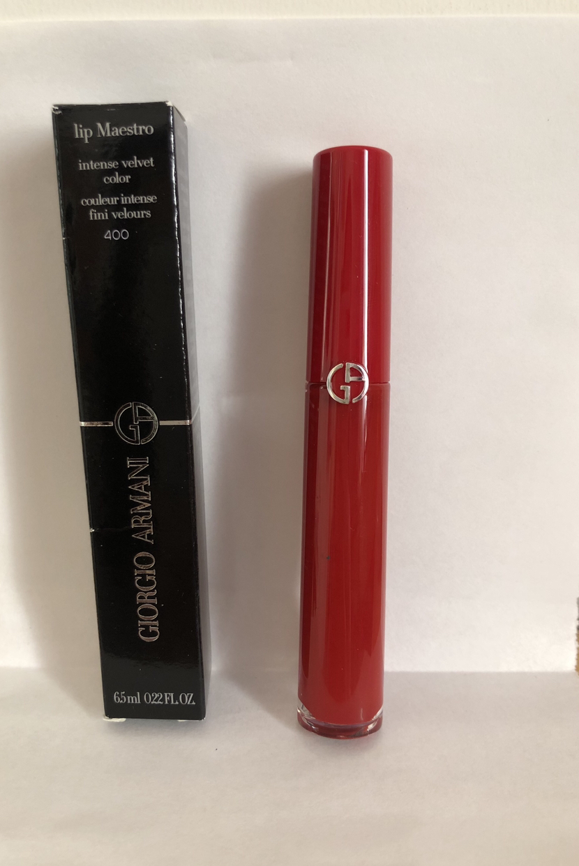 商品购物指南 2019-11-28 阿玛尼红管唇釉400是一个很显皮肤白的正