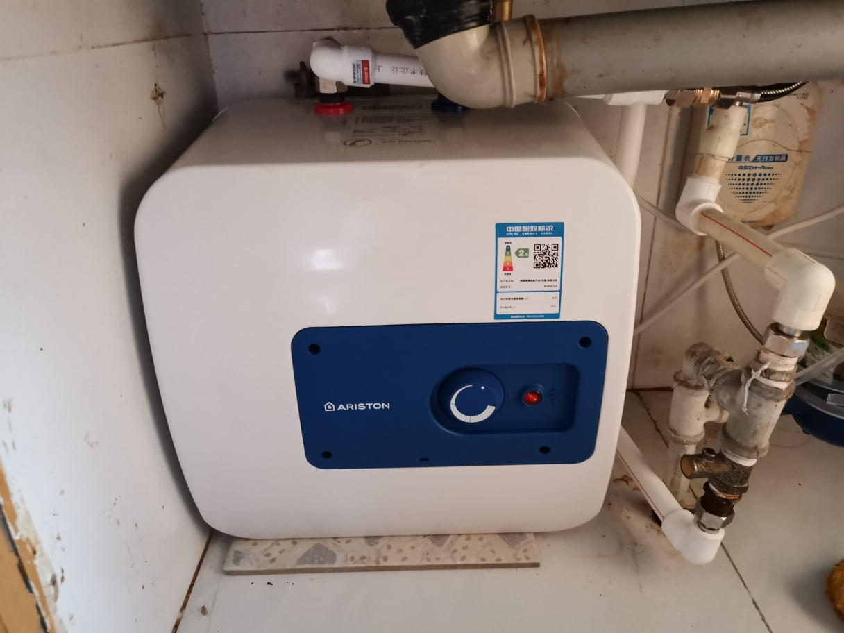 2 10升储水式电热水器 漏电保护 家用速热晒单图