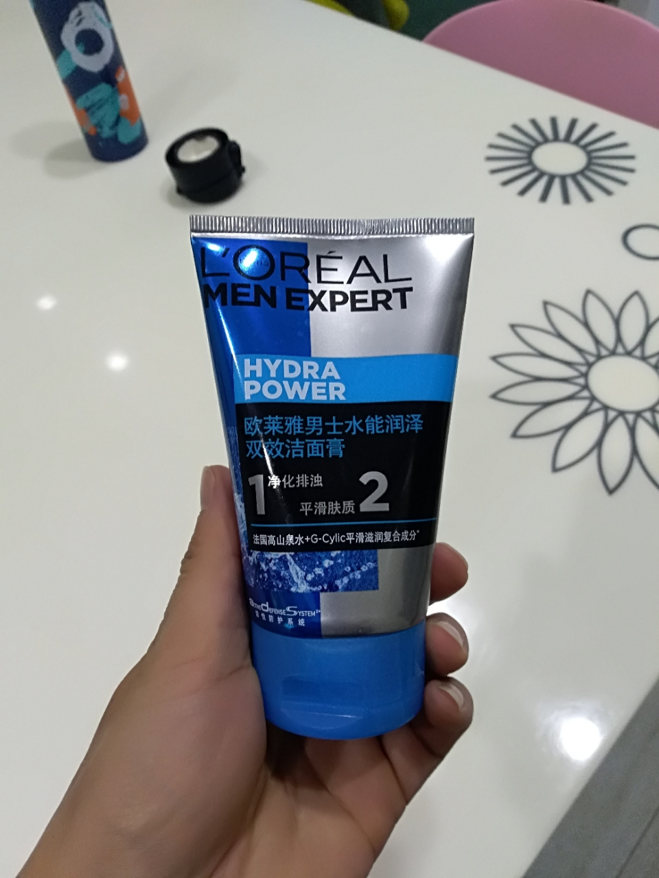 欧莱雅男士水能润泽双效洁面膏100ml 补水保湿深层清洁毛孔泡沫洗面奶