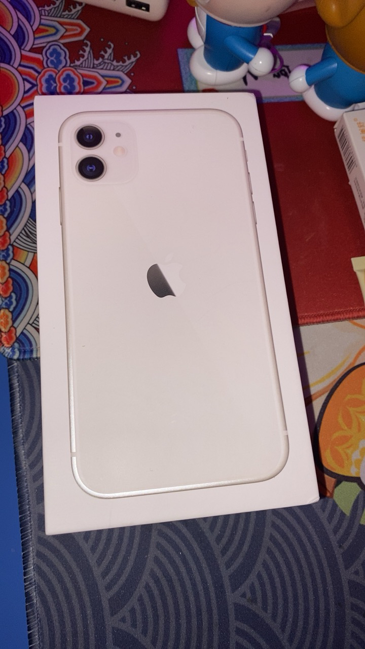 iphone11白色实拍图,iphone11实拍图黑色 苹果(apple) iphone 11 256gb 白色 移动联通电信4g全网通手机 双卡双