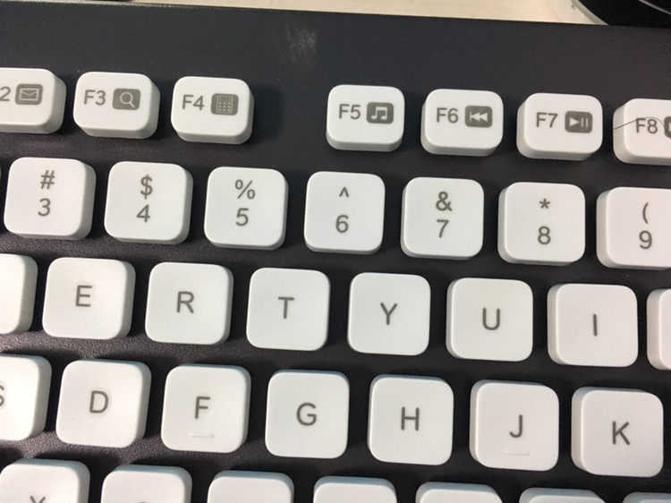 巧克力键盘 机械键盘_机械键盘与巧克力键盘_巧克力键盘的好处