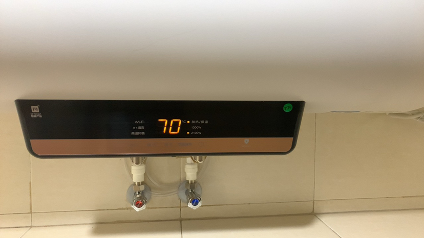 80升美的热水器