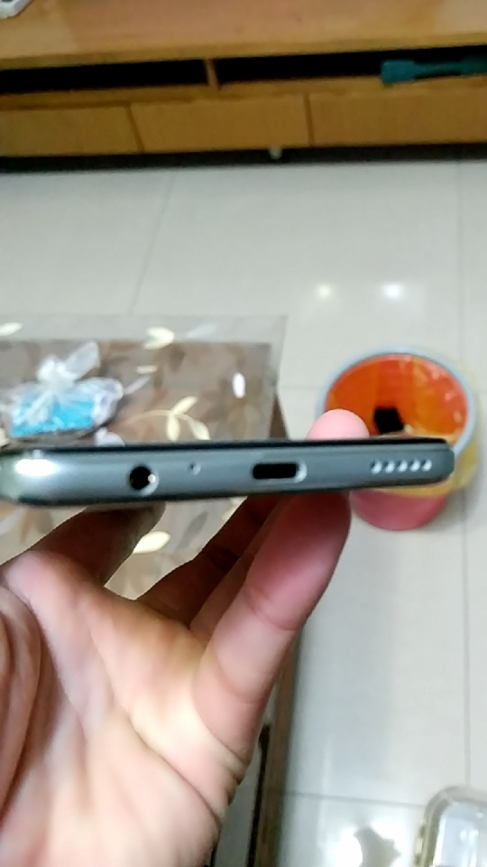 手机华为g6白色