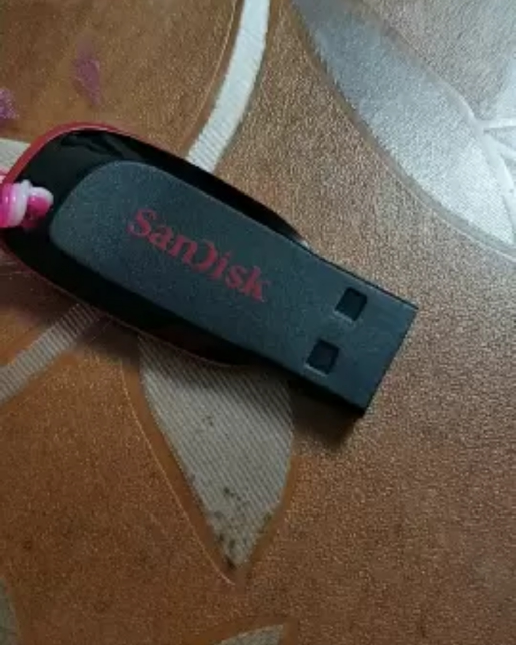 【官方授权】闪迪(sandisk)u盘16g 酷刃cz50 创意安全加密优盘16g晒单