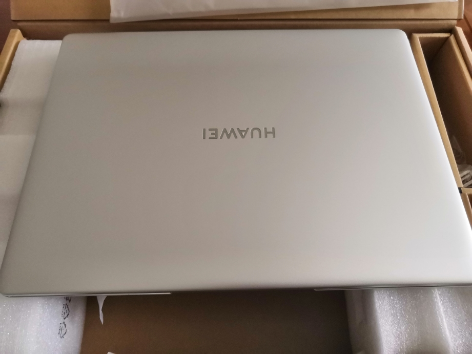 华为matebook 13 2020款 笔记本电脑 i5-10210u mx250独显16gb 512gb