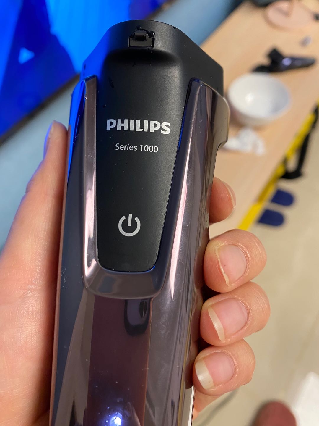 飞利浦(philips)电动剃须刀s1060玫瑰金 旋转式三刀头男士胡须刀 充电