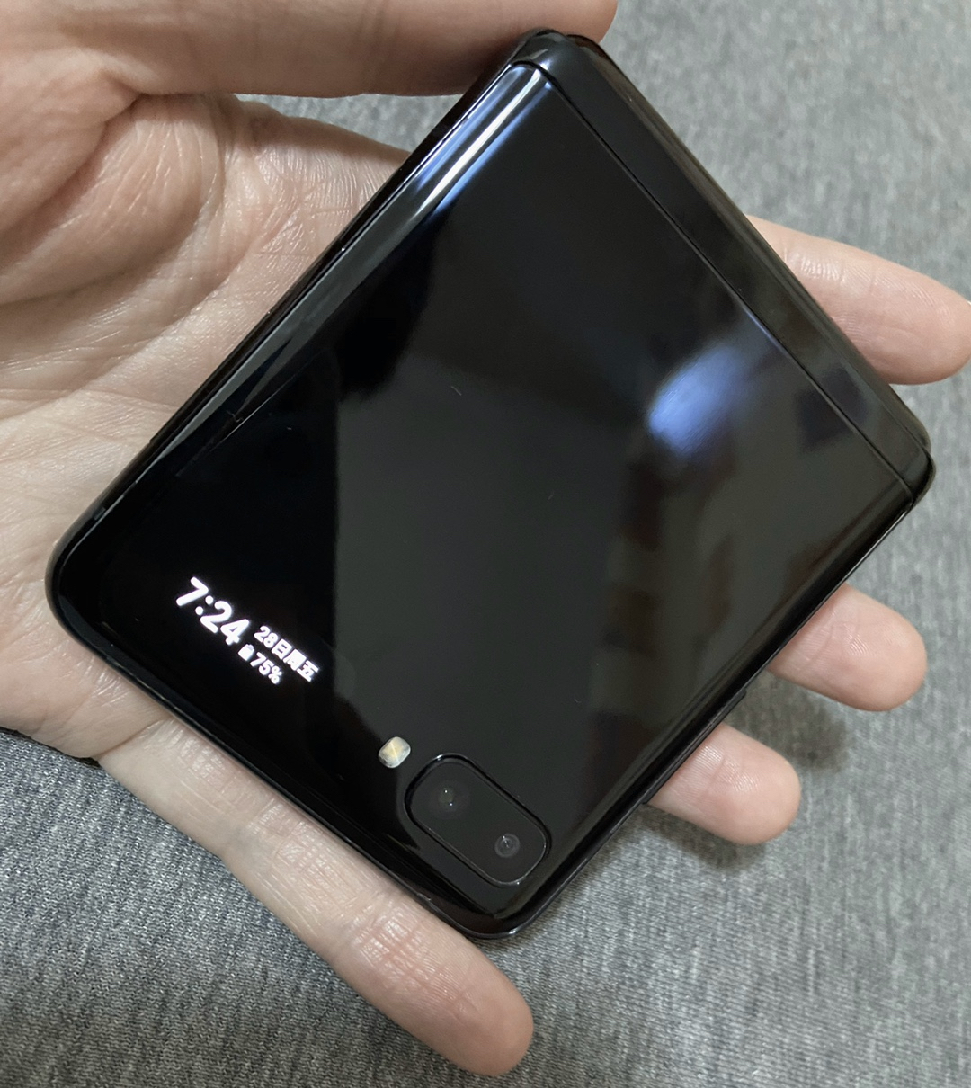 三星samsung galaxy z flip 折叠屏手机 赛博格黑 8gb 256gb 移动联通