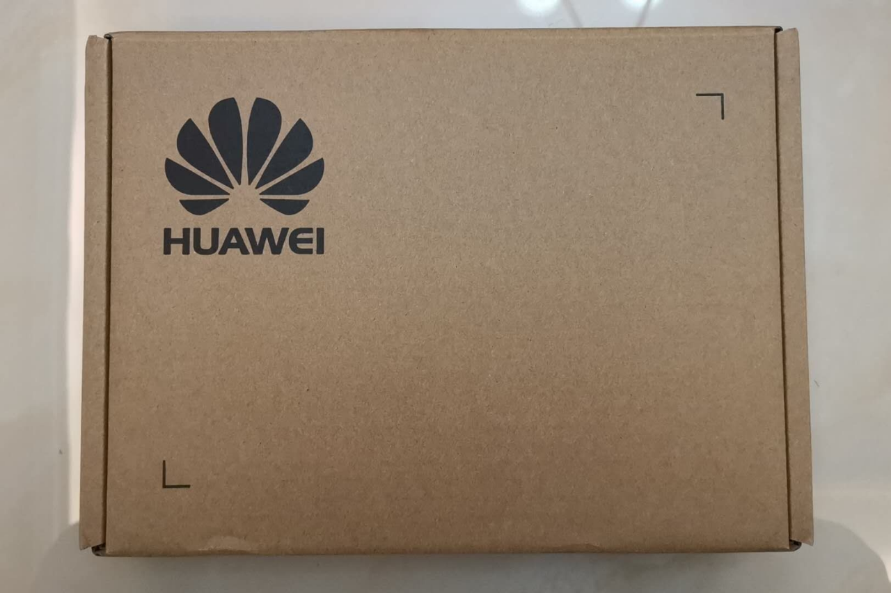 华为(huawei)s1700-8-ac 非网管8口百兆以太网 交换机 宽带网络监控