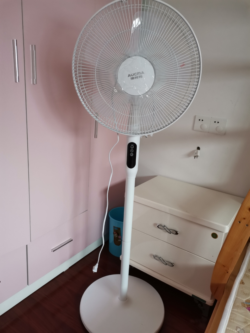 2020-03-24 落地扇收到了,苏宁物流很快,客服态度也很好,电风扇安装
