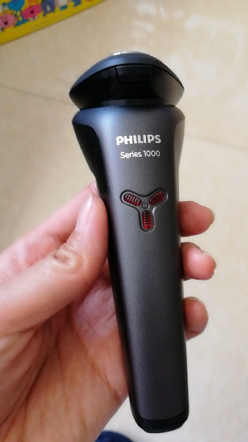 飞利浦(philips)电动剃须刀 s1203/02旋转式三刀头充电式男士刮胡刀