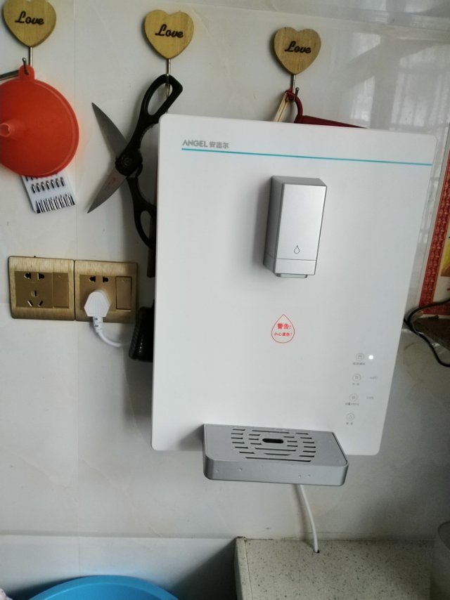 安吉尔管线机家用壁挂式厨房速热超薄直饮水机即热小型热水y2613晒单