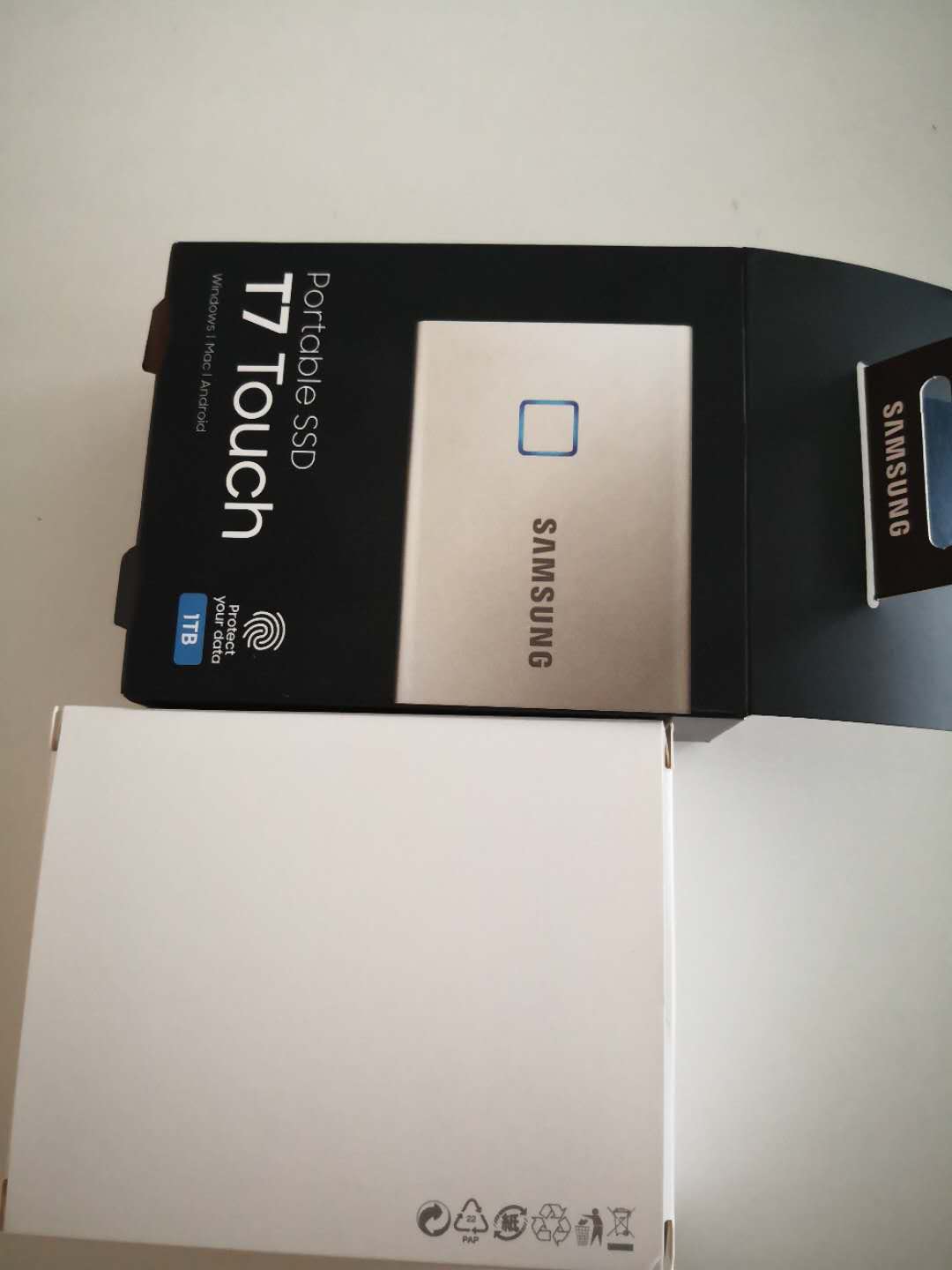 三星(samsung)移动固态硬盘 pssd t7 touch 1tb usb 3.