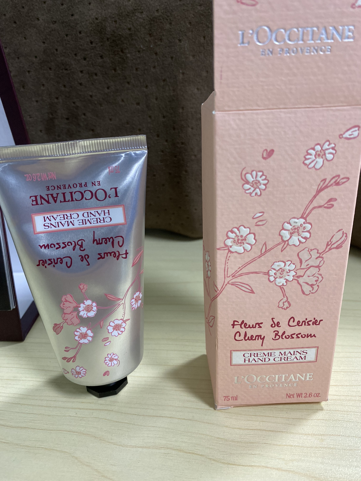 【保税仓发货】l"occitane 欧舒丹 甜蜜樱花滋润护手霜 75毫升晒单图